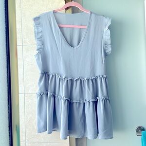 🎀Ruffle top very comfortable, little bit of stretch worn once. 🎀
